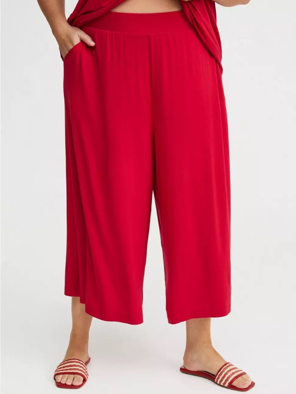 Torrid Pants 2X Crop Red Wide Leg Pull On Pockets Super Soft Plus Size Relaxed